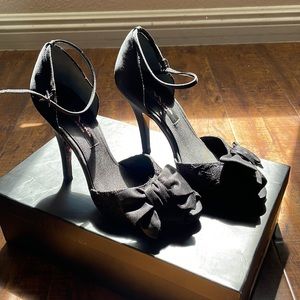 nina ankle strap black lace bows heels sz7.5